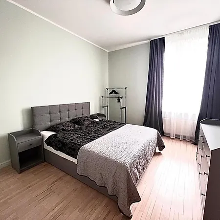 Lägenhet For 4 People In Center