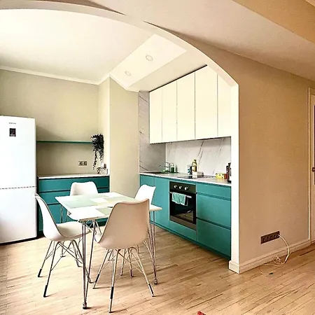 For 4 People In Center Apartment *